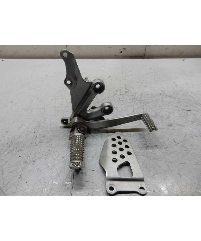 platine repose avant pied droit