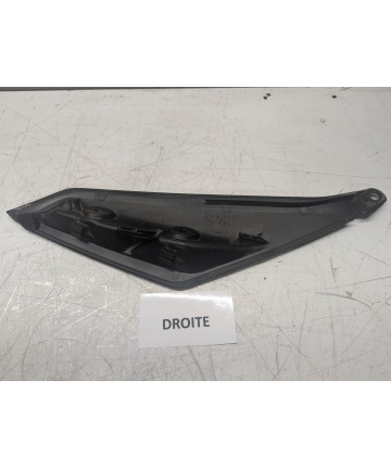 plastique arriere  droit