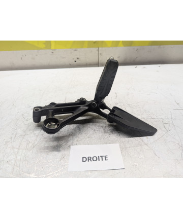 platine avant droite
