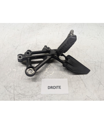 platine avant droite