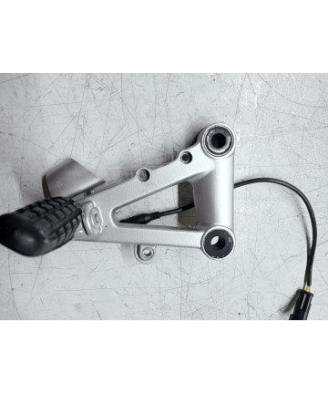 platine avant droite