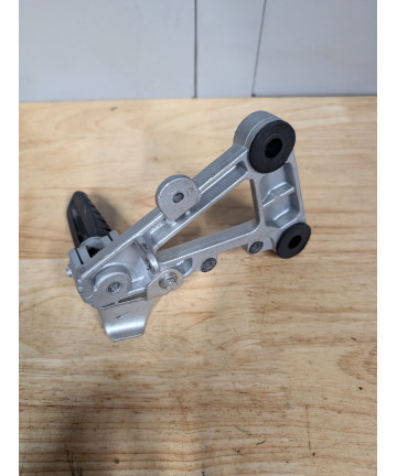 platine avant droite