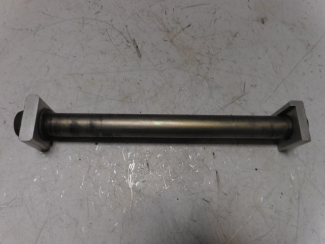 axe de roue arrière