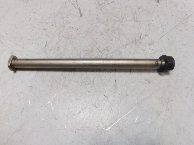 axe de roue arrière