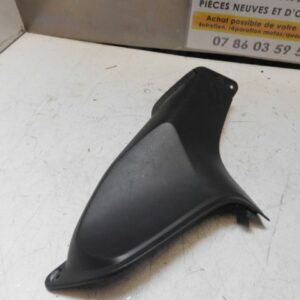 cache reservoir gauche