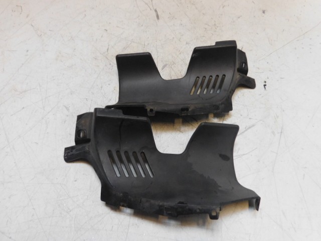 plastiques gauche et droit