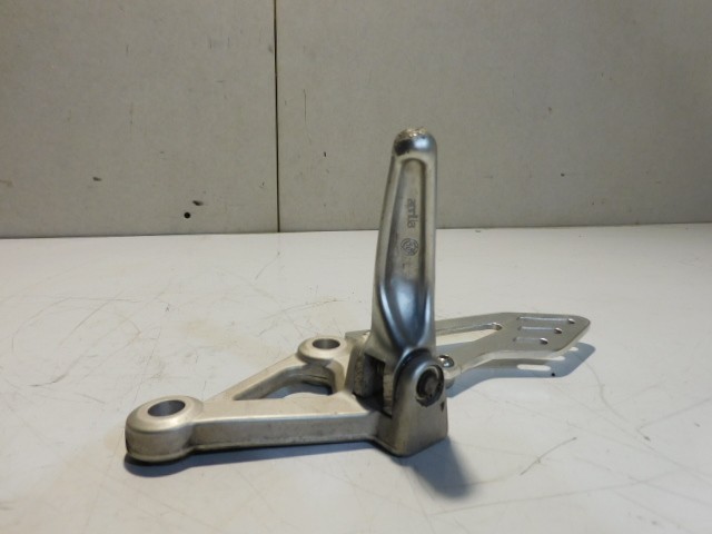 platine repose pied avant gauche