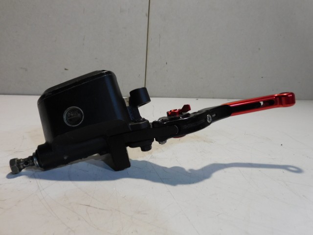 maitre cylindre embrayage