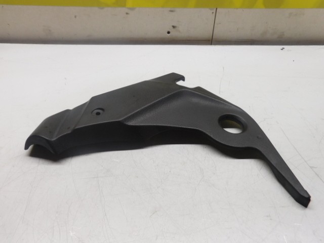 cache lateral gauche