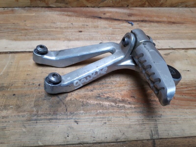 Platine arrière gauche