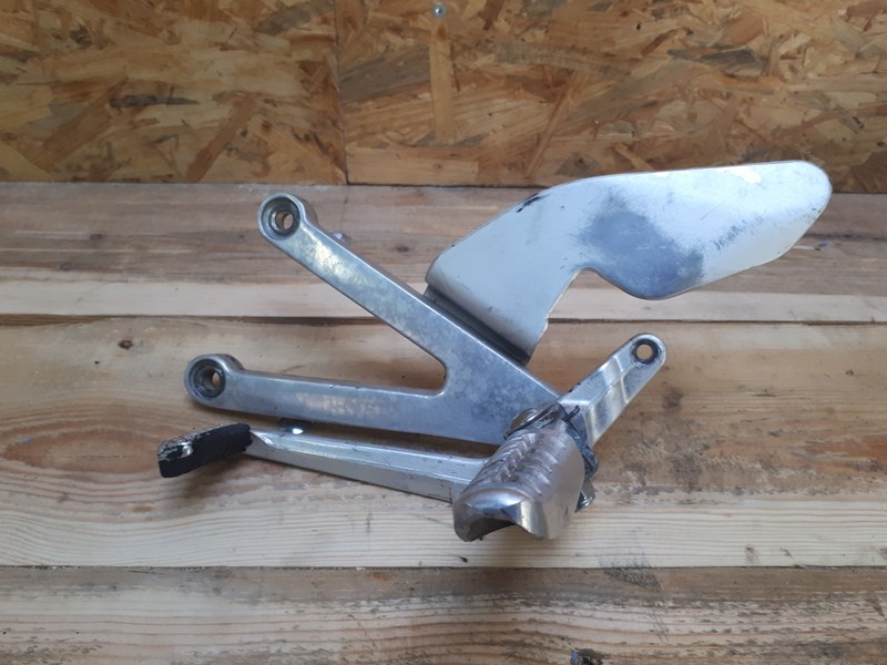 Platine avant gauche