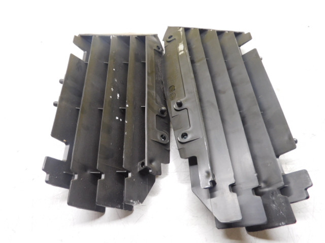 GRILLES DE RADIATEUR