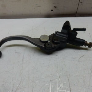 MAITRE CYLINDRE DE FREIN AVANT