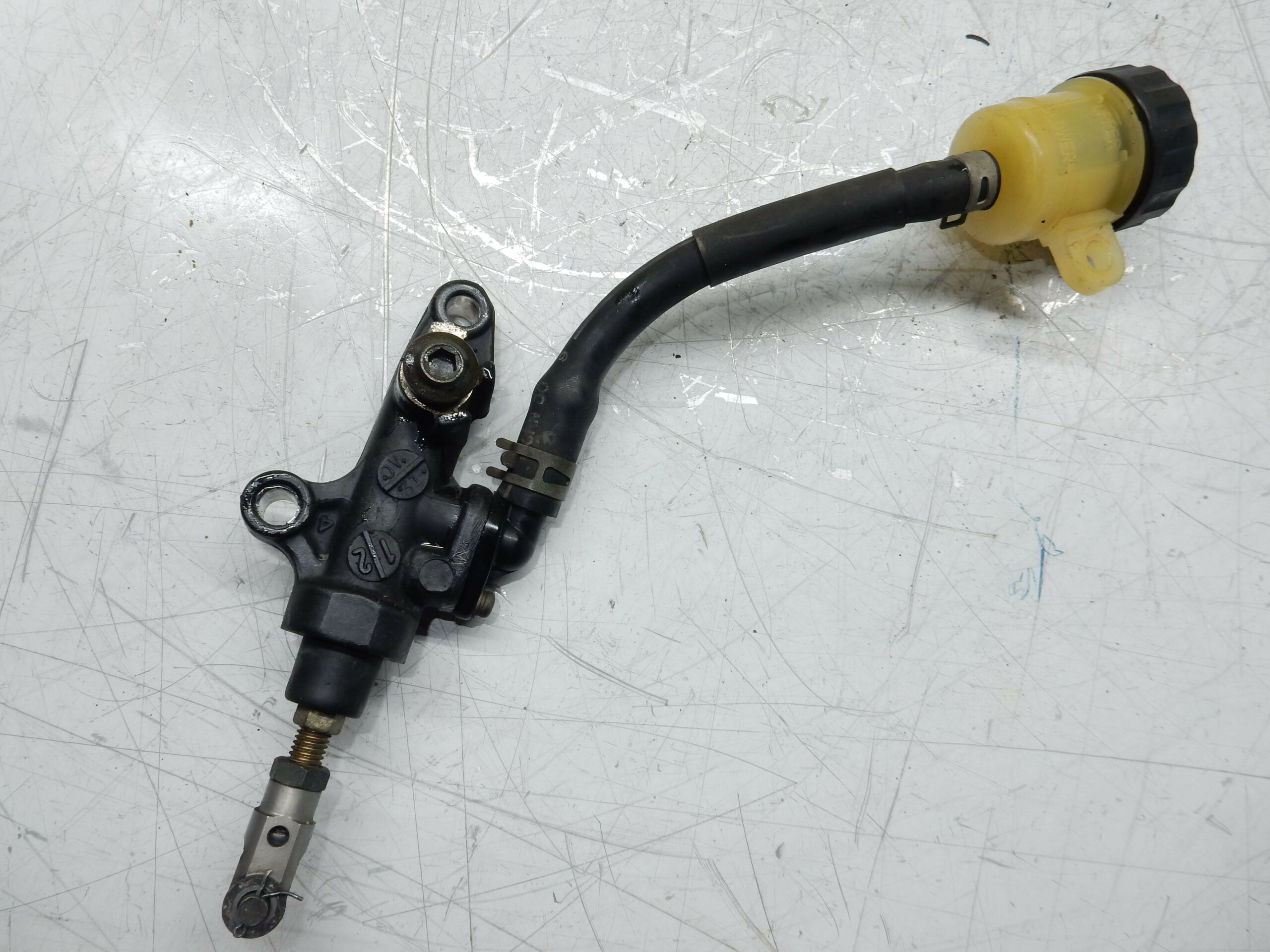 MAITRE CYLINDRE DE FREIN ARRIERE