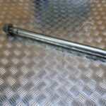 Axe de bras oscillant