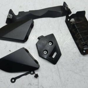 ENSEMBLE DE CARENAGE