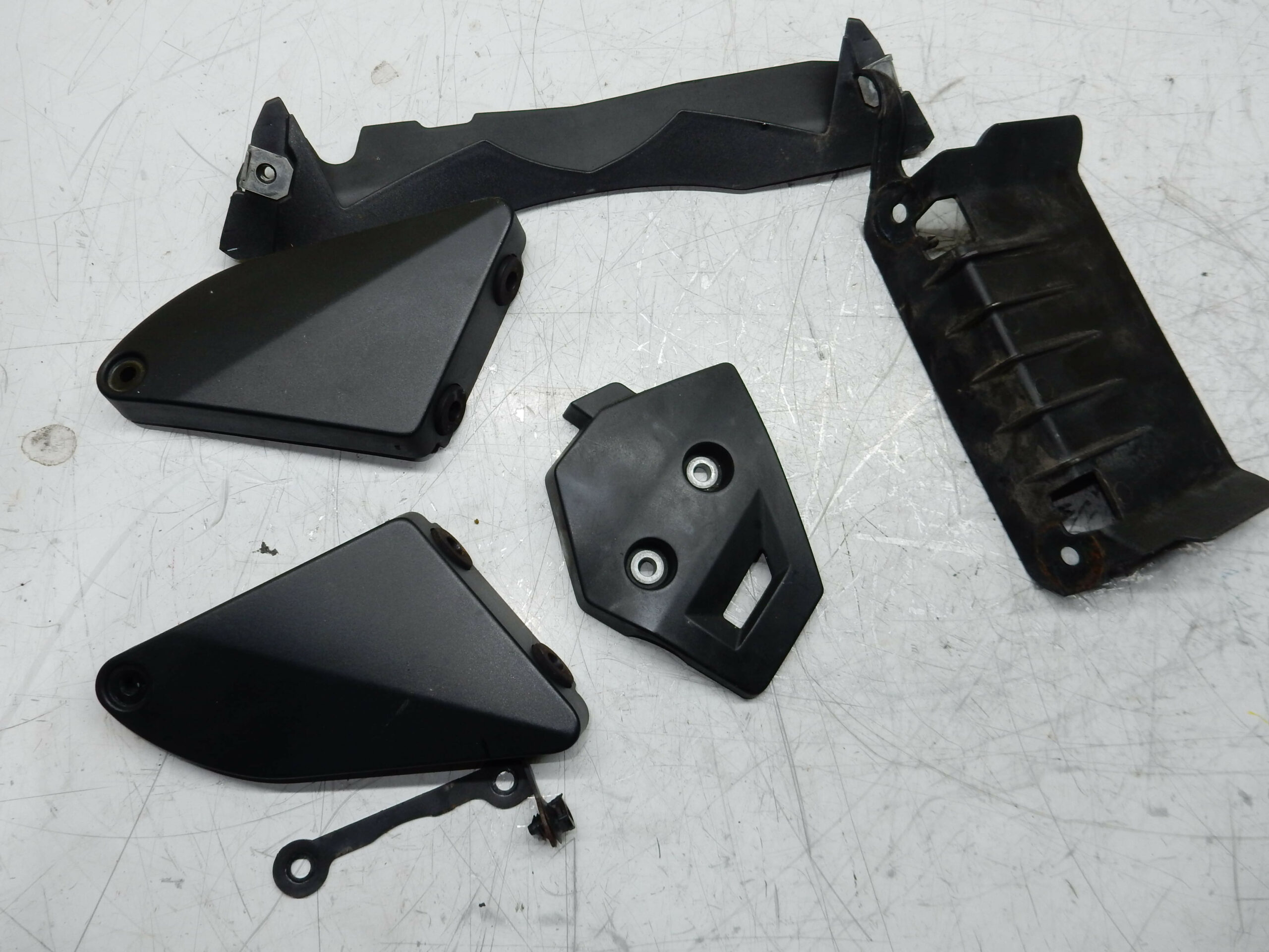 ENSEMBLE DE CARENAGE