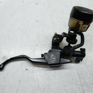 MAITRE CYLINDRE AVANT