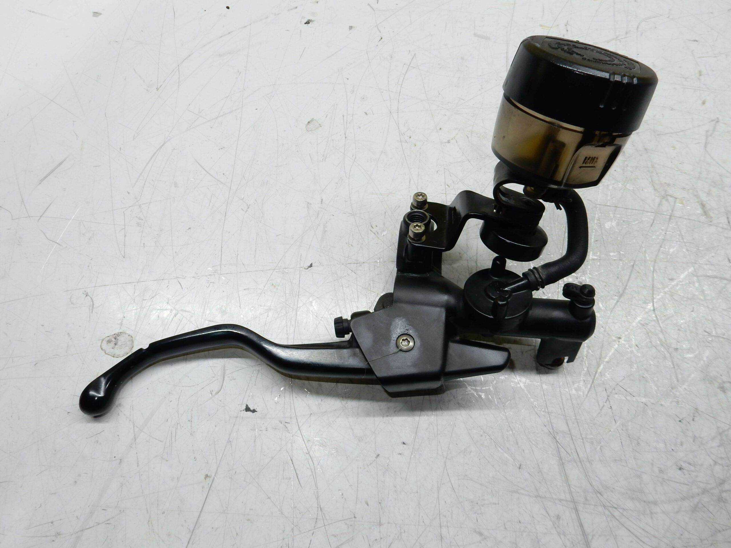 MAITRE CYLINDRE AVANT