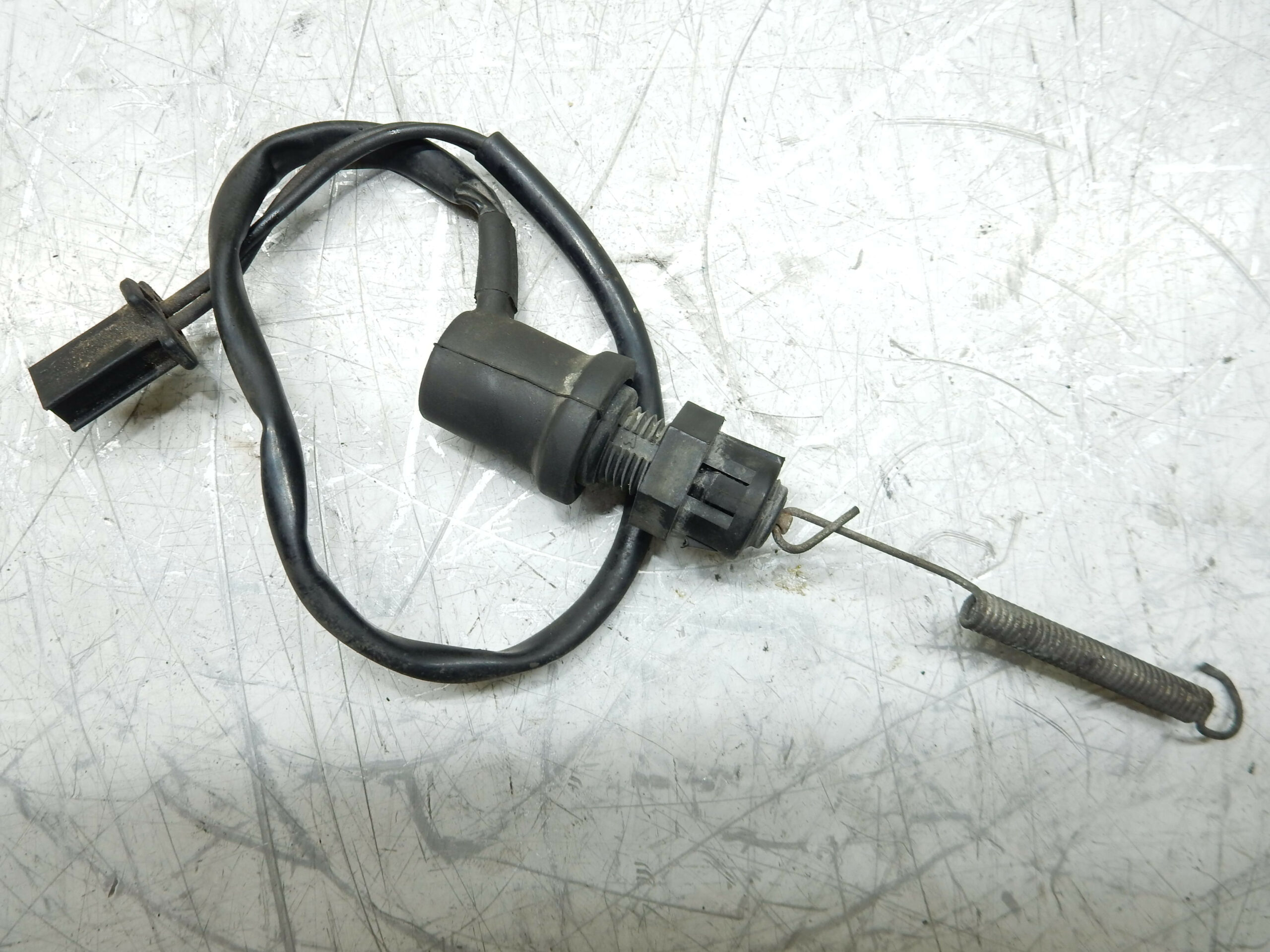 CONTACTEUR DE STOP ARRIERE