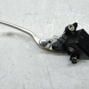 MAITRE CYLINDRE DE FREIN AVANT