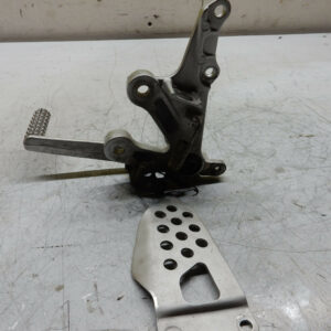 platine repose avant gauche