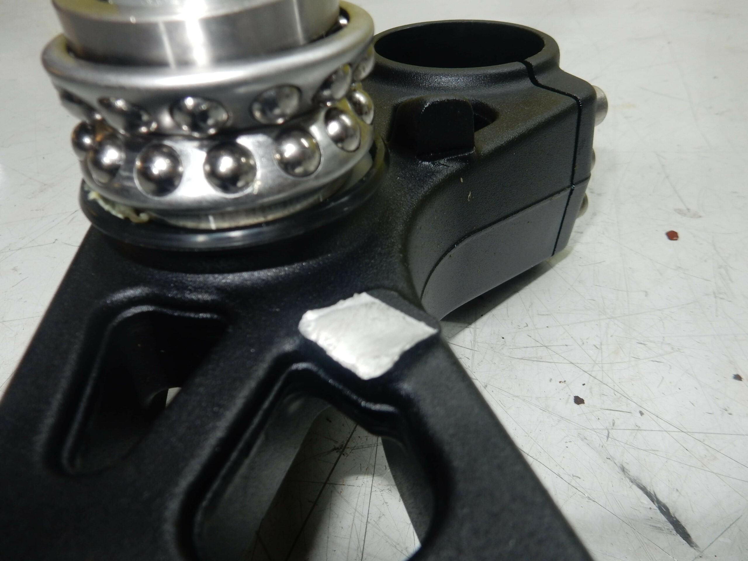 te de fourche inferieur