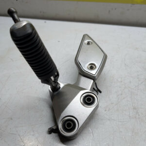 platine avant droite