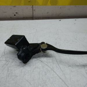 maitre cylindre de frein avant