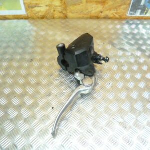 Maître cylindre de frein avant