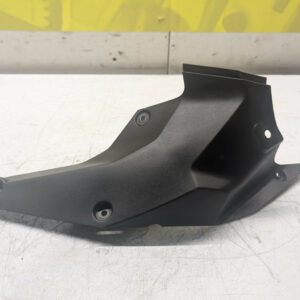 cache intérieur droit