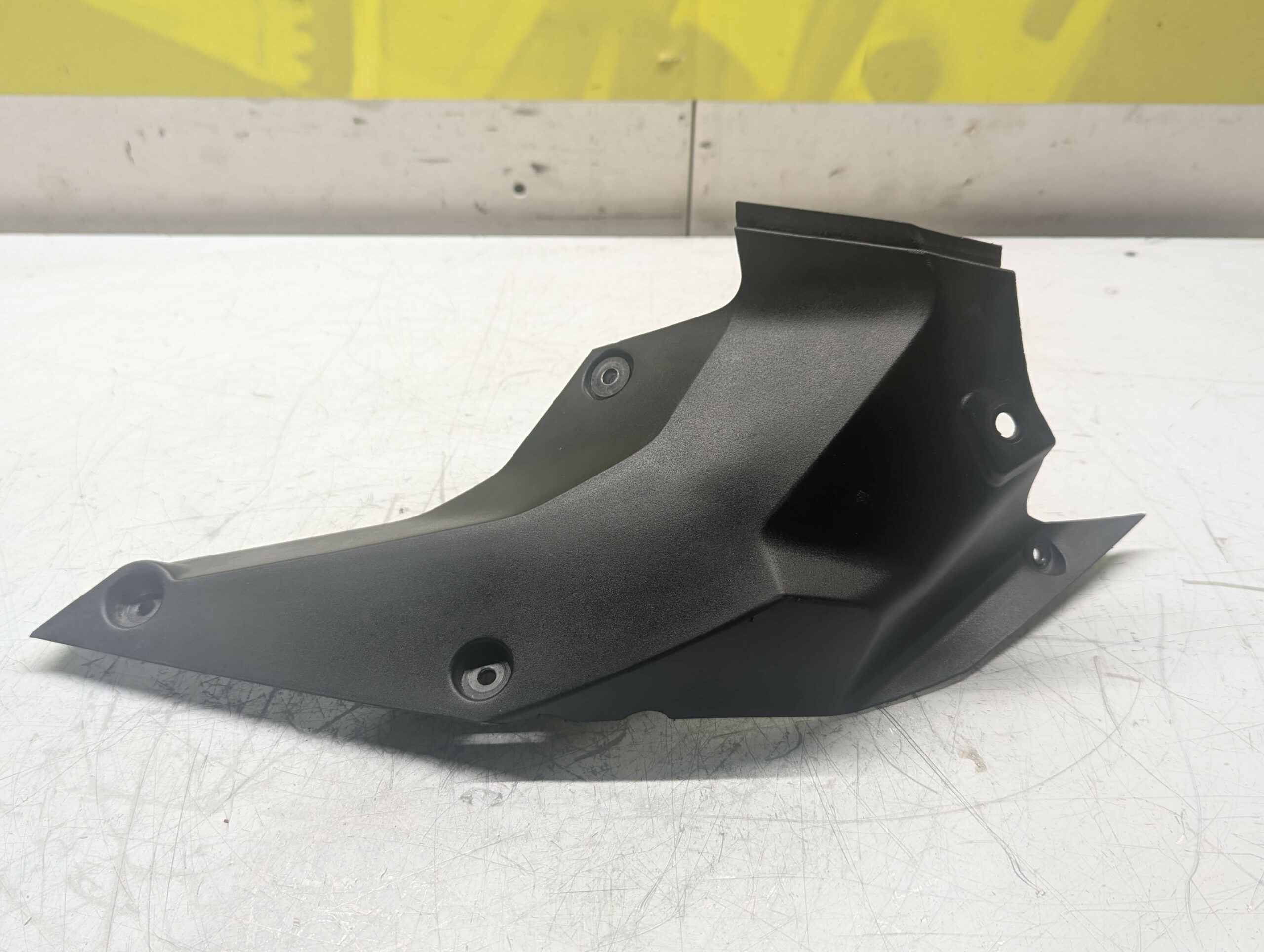 cache intérieur droit