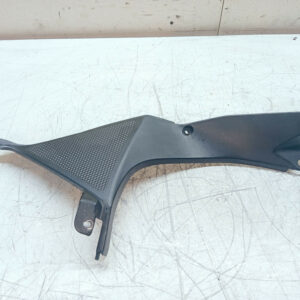 entourage de compteur gauche