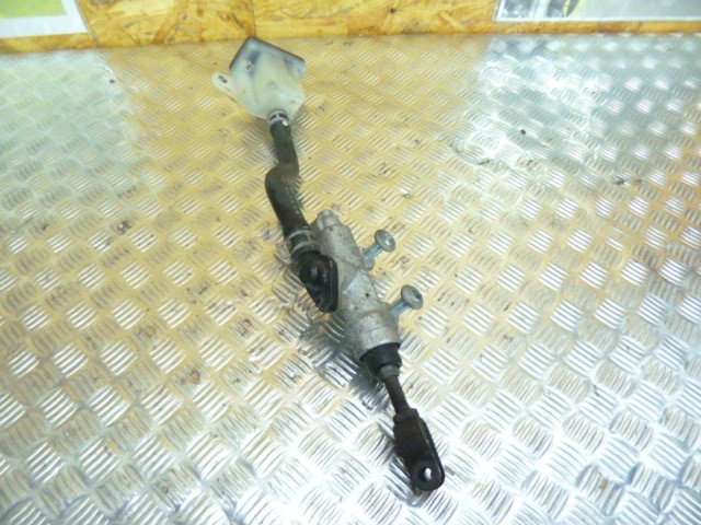 Maitre Cylindre de freins arrière