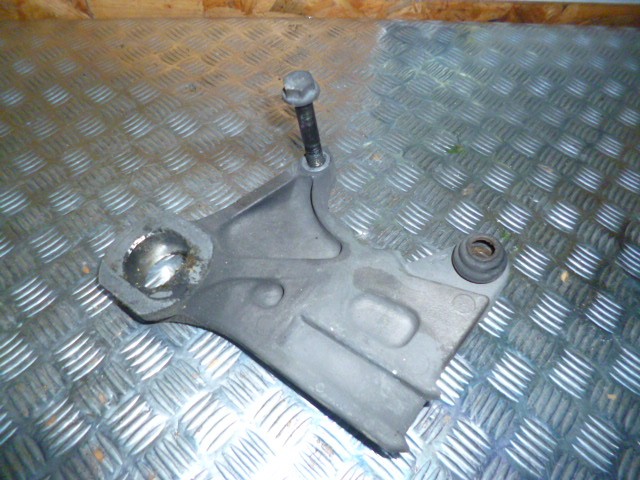 Support étrier arrière