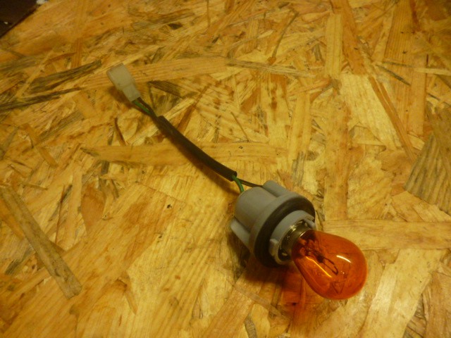 Support ampoule clignotant avant