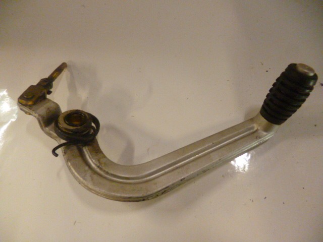 Pédale de frein arrière