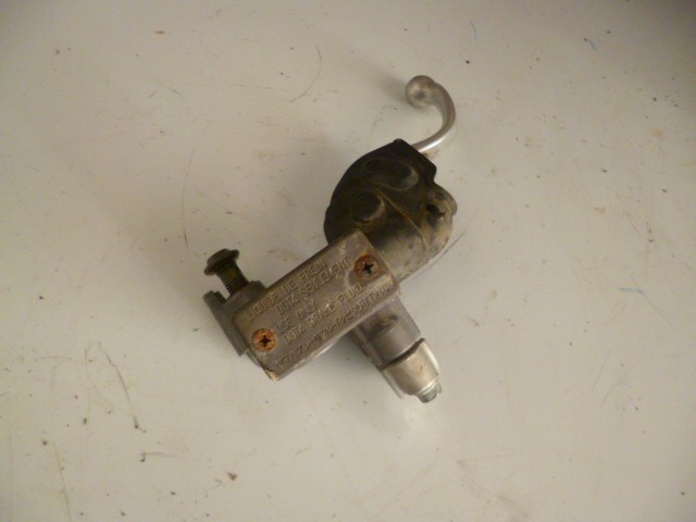 maître cylindre de frein avant