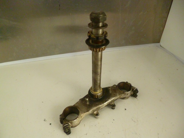 te de fourche inferieur