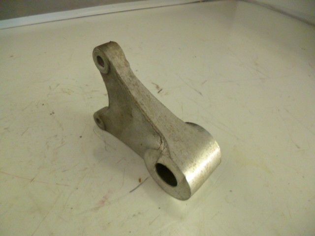 fixation étrier arrière