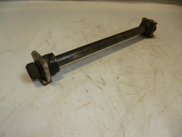 axe de roue arrière