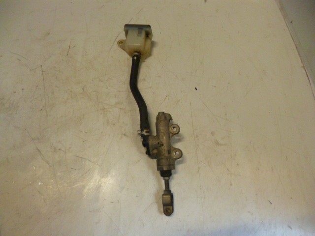 maître cylindre frein arrière