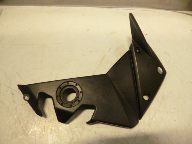 cache latéral droite