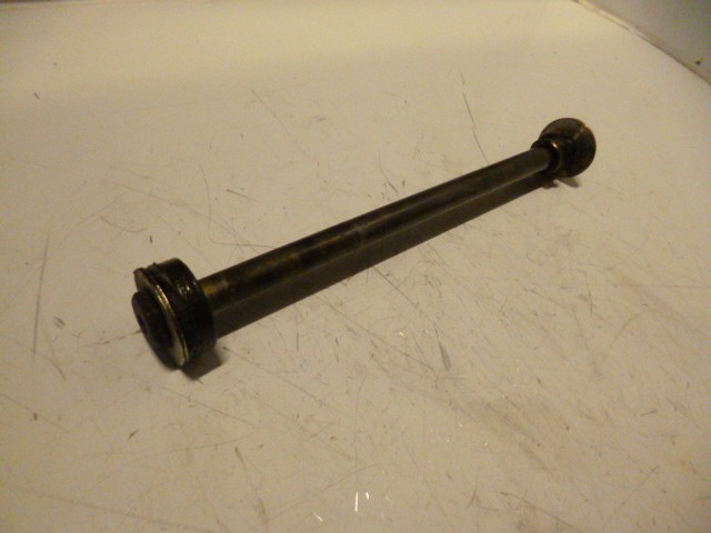 axe de roue arrière