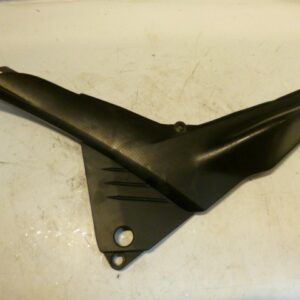 cache sous selle (droit)