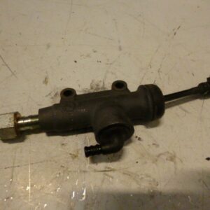 maître cylindre de frein arrière