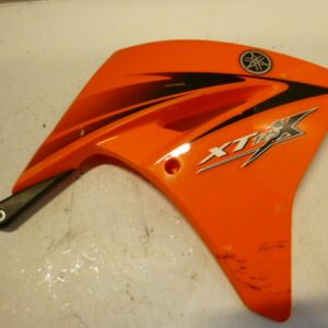 carénage latéral droit ( avant )