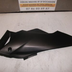 cache latéral gauche