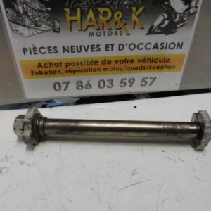 axe de roue arrière