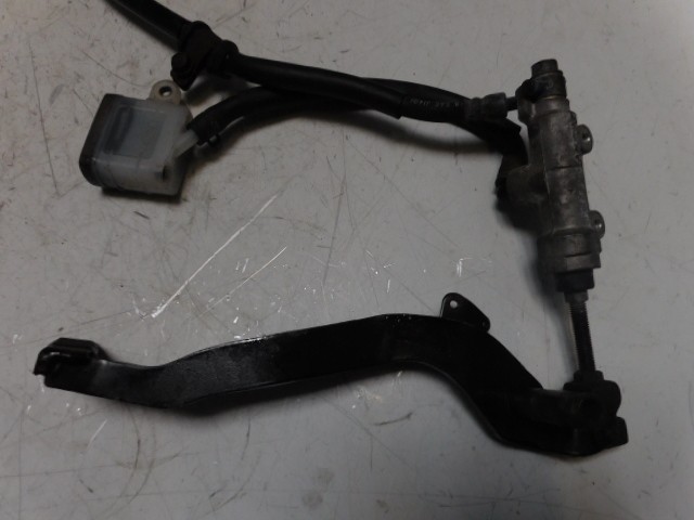 pédale de frein et maître cylindre